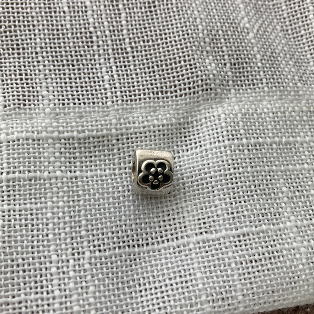 Pandora Flower Charm